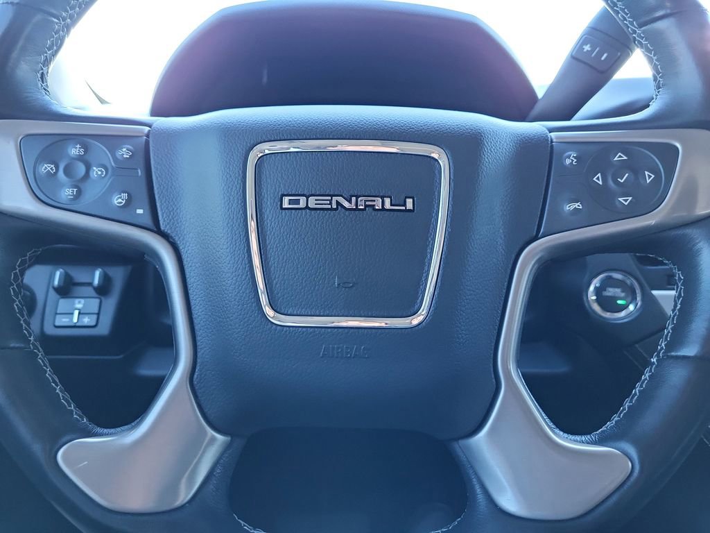 Used 2020 GMC Yukon Denali w/ Denali Premium Package image 17