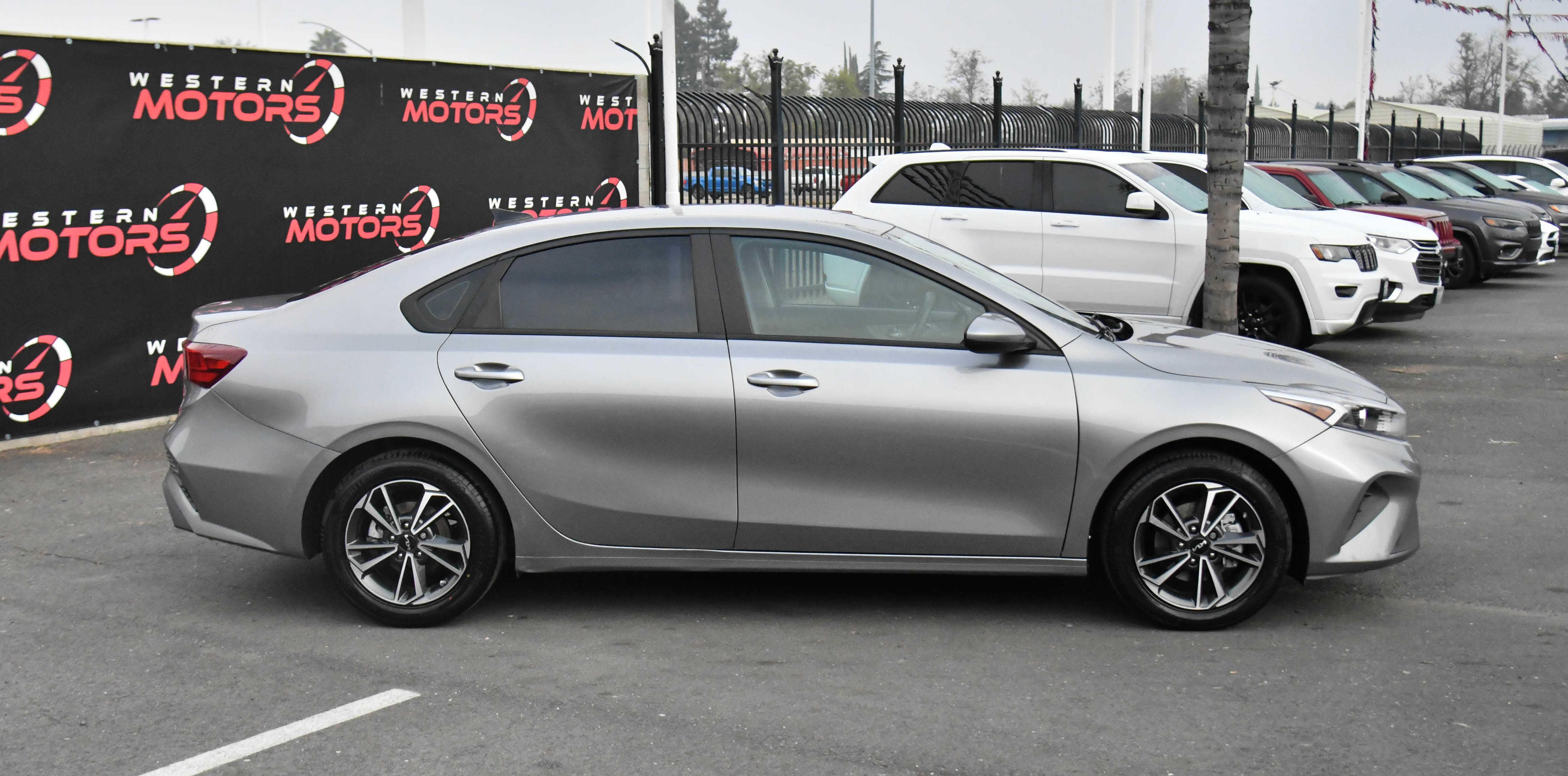 Used 2023 Kia Forte LXS image 9