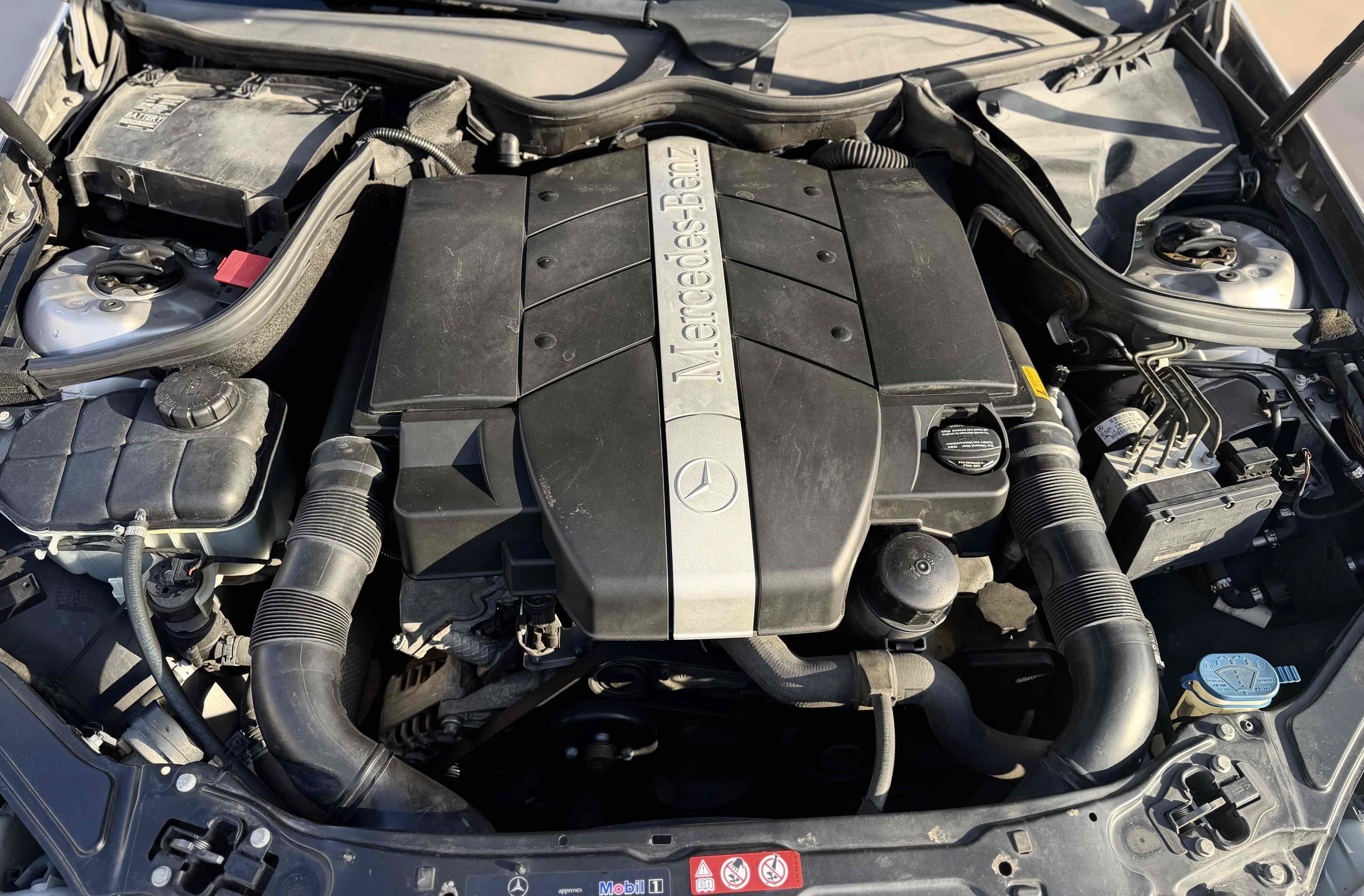Used 2005 Mercedes-Benz CLK 320 Cabriolet image 30