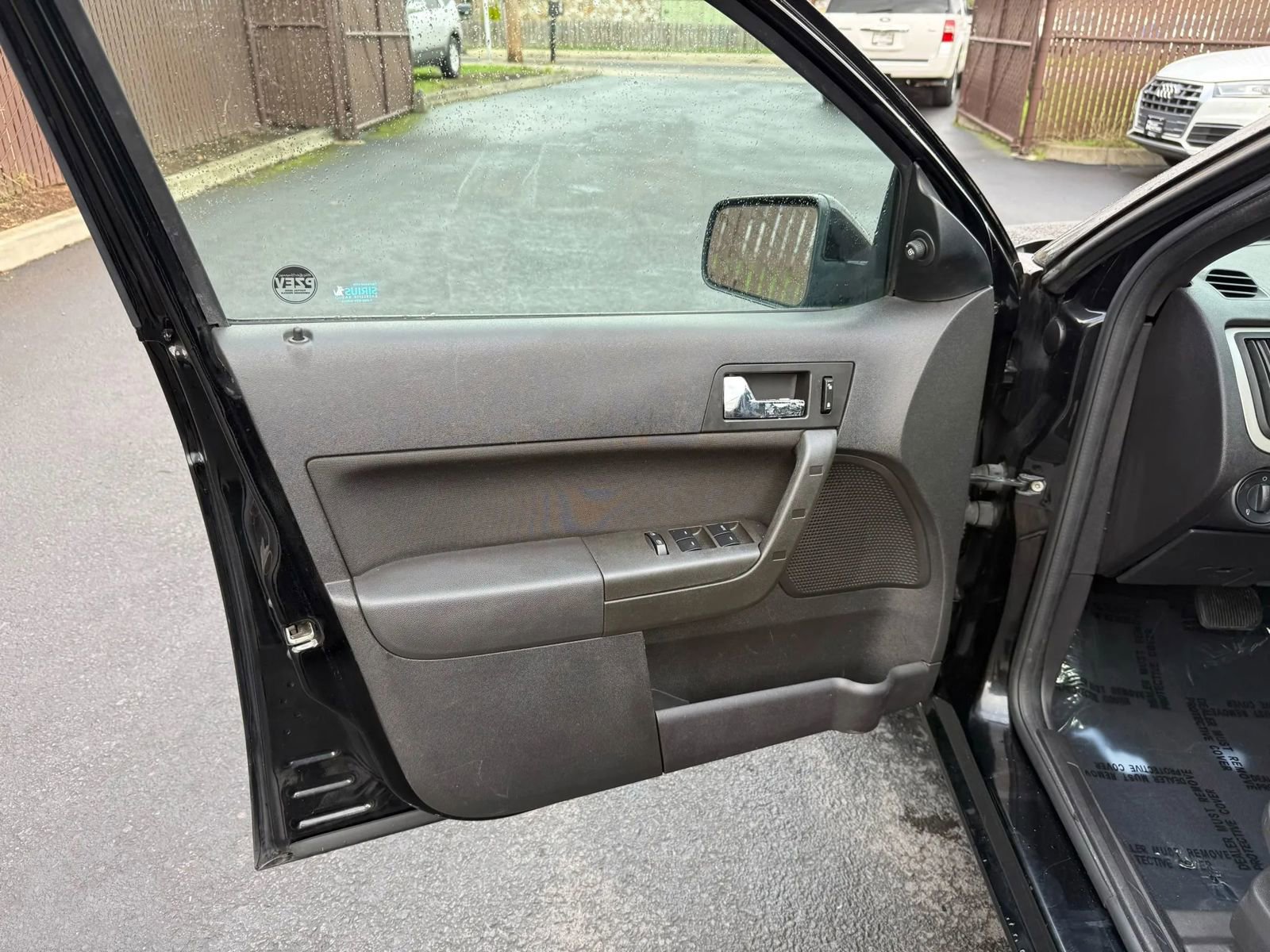 Used 2009 Ford Focus SES image 9