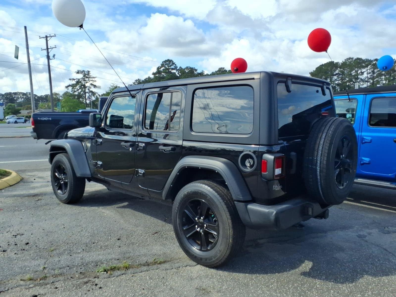 Used 2022 Jeep Wrangler Unlimited Sport AWD/4WD image 4