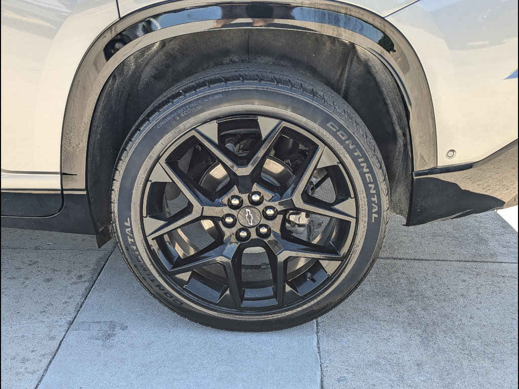 Used 2024 Chevrolet Traverse RS AWD/4WD image 13