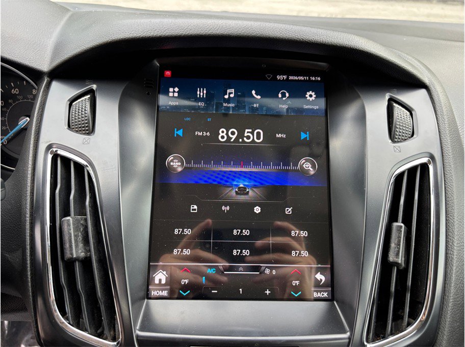 Used 2017 Ford Focus SE FWD image 21