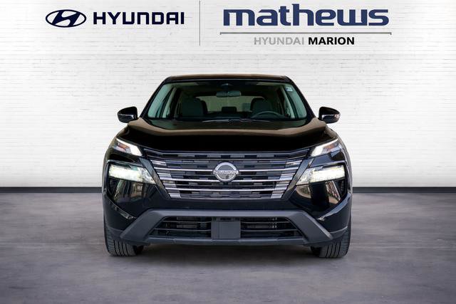 Used 2025 Nissan Rogue SV image 1