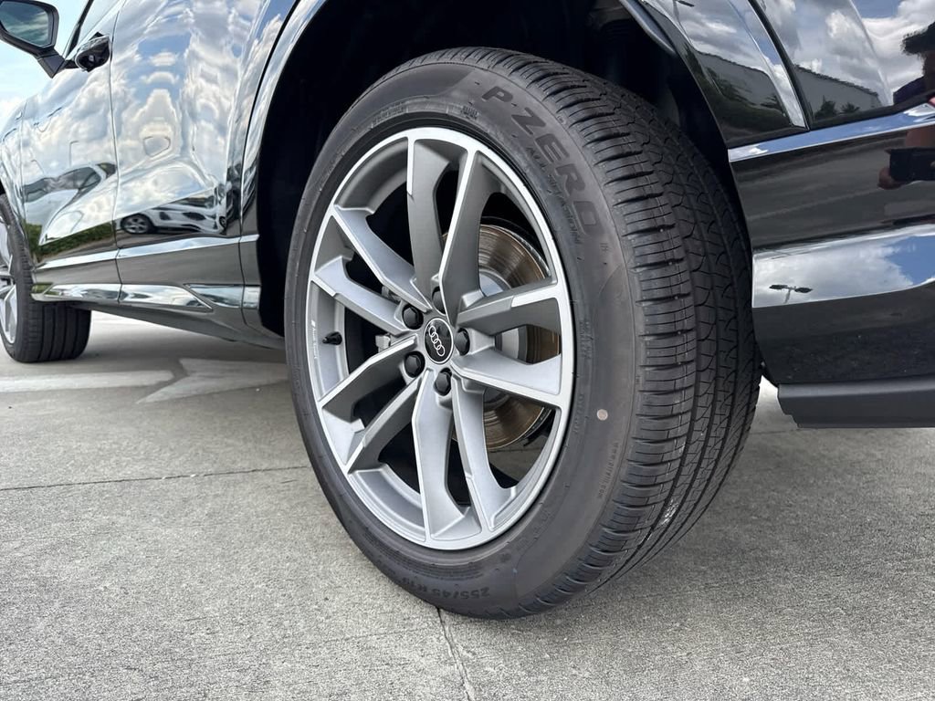New 2025 Audi Q3 2.0T Premium image 9