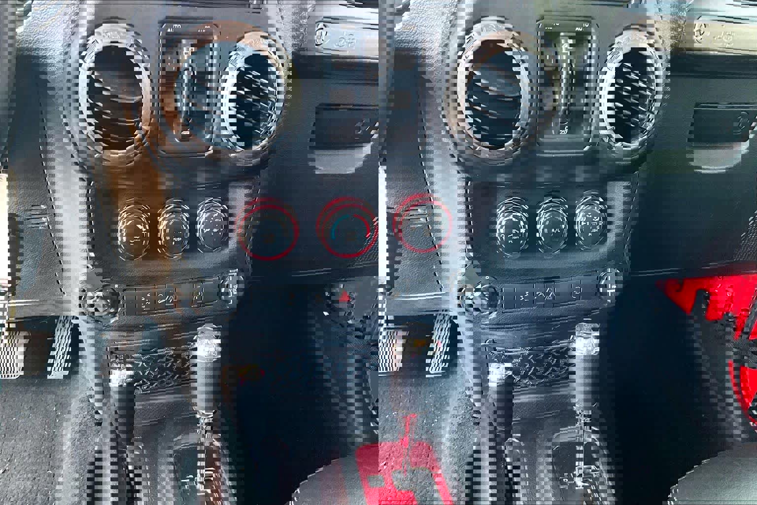 Used 2017 Jeep Wrangler Freedom Edition image 33