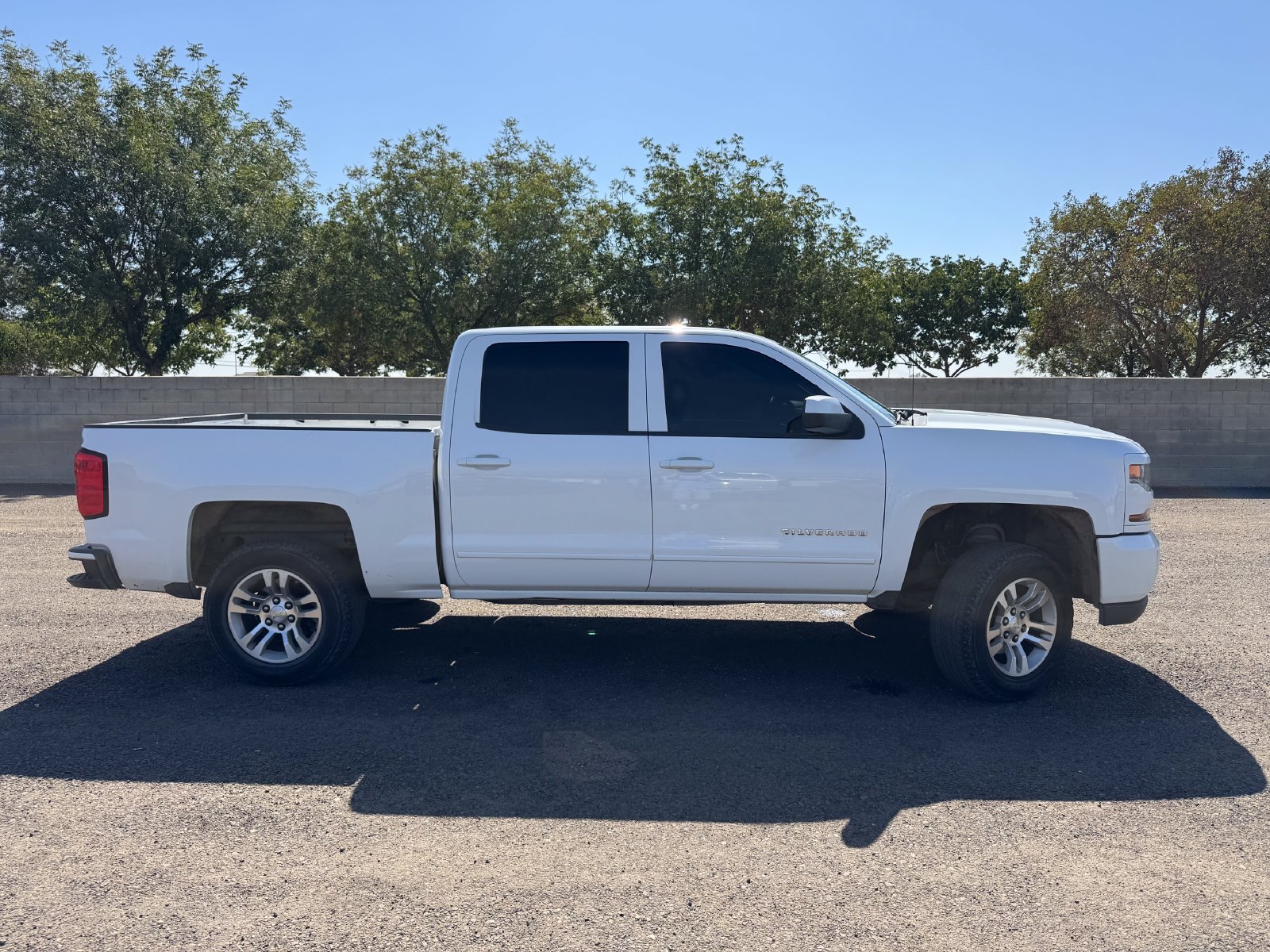 Used 2017 Chevrolet Silverado 1500 LT w/ All Star Edition AWD/4WD image 2
