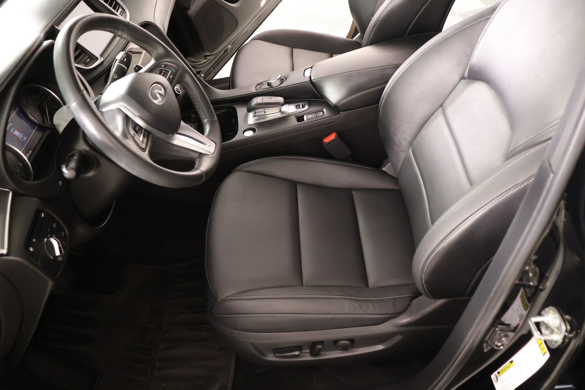 Used 2023 INFINITI QX50 Pure FWD image 10