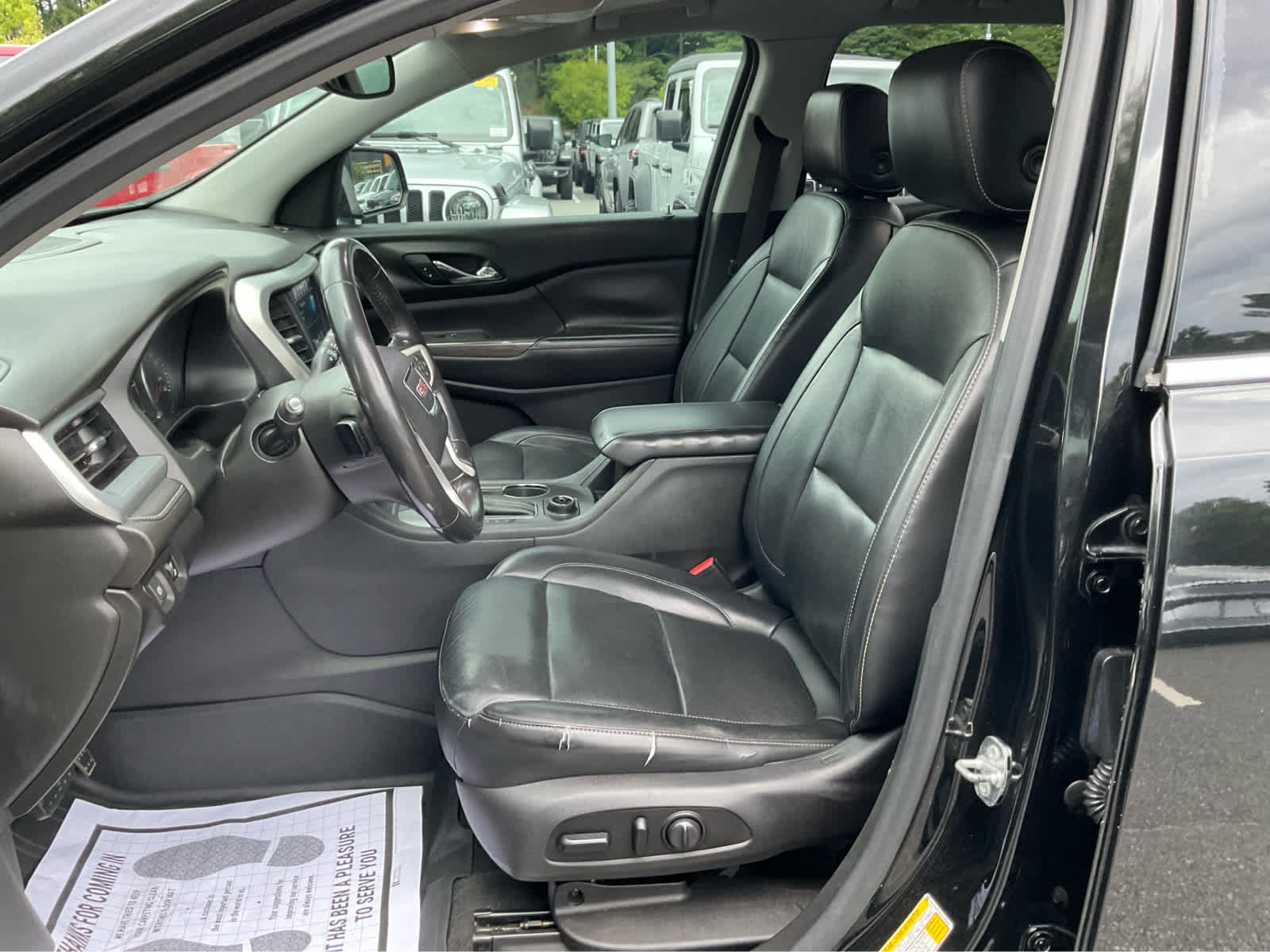 Used 2018 GMC Acadia SLT FWD image 12