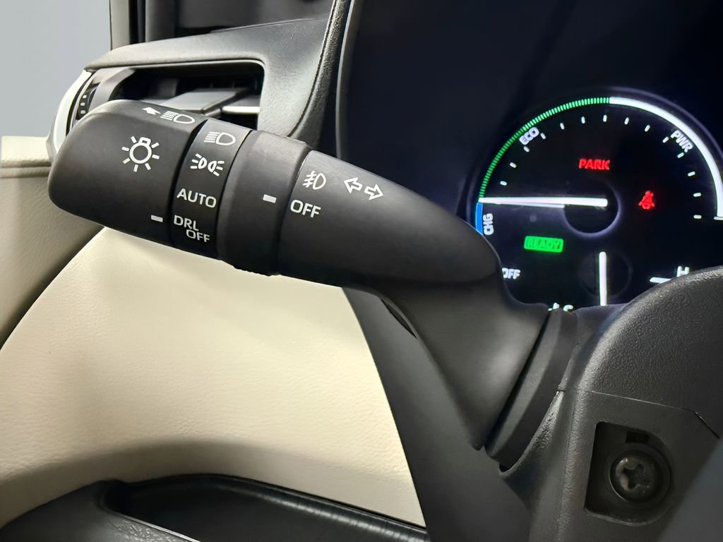 Used 2022 Toyota Sienna XLE w/ XLE Plus Package AWD/4WD image 19