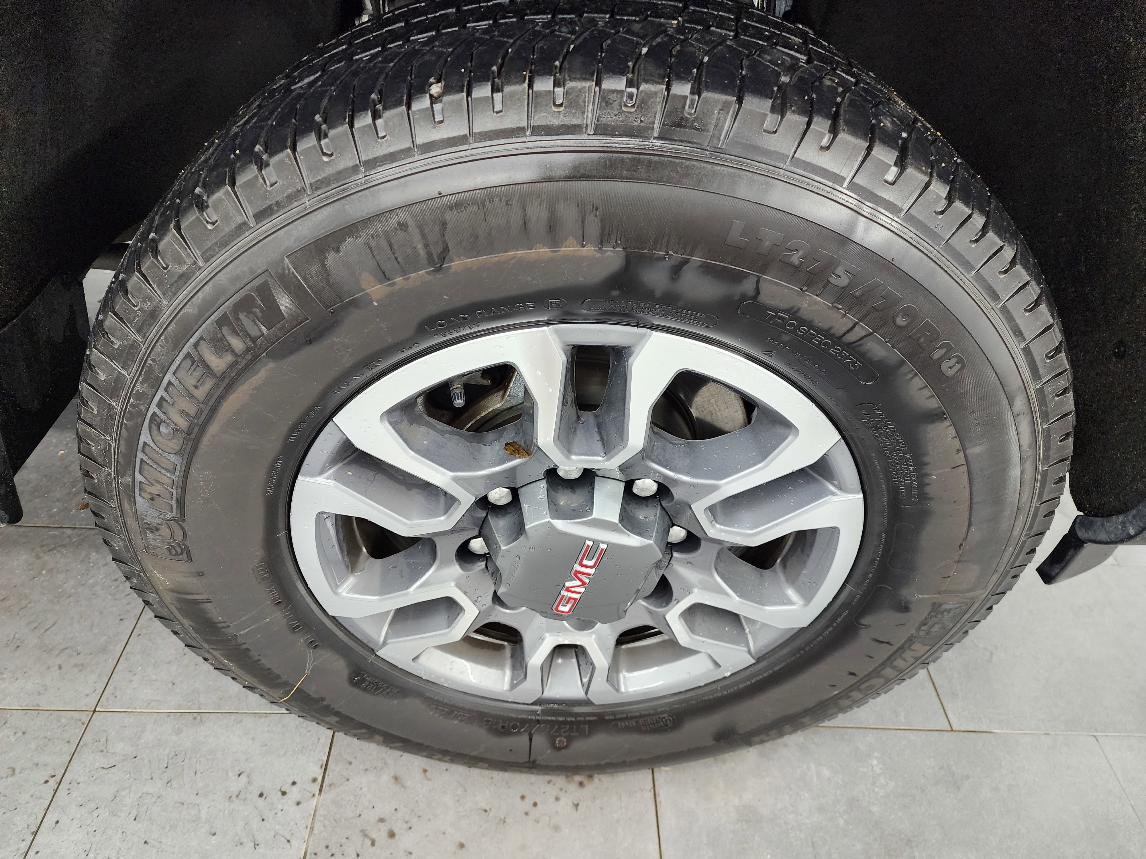 Used 2024 GMC Sierra 2500 SLE w/ SLE Value Package; image 3