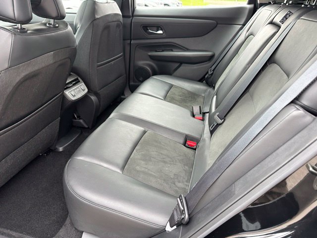 Used 2023 Nissan Ariya AWD image 14