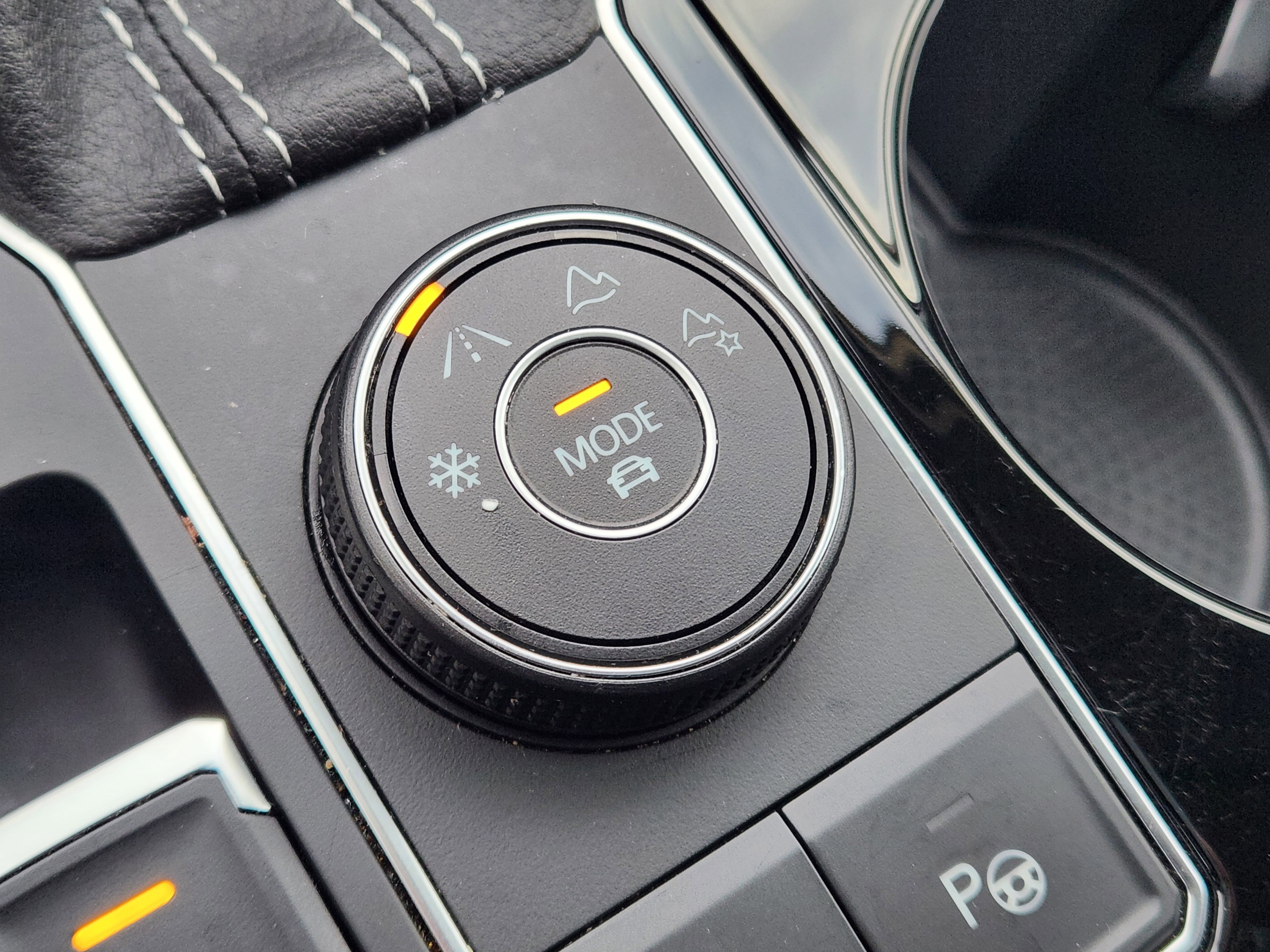 Certified 2022 Volkswagen Atlas SEL Premium image 31