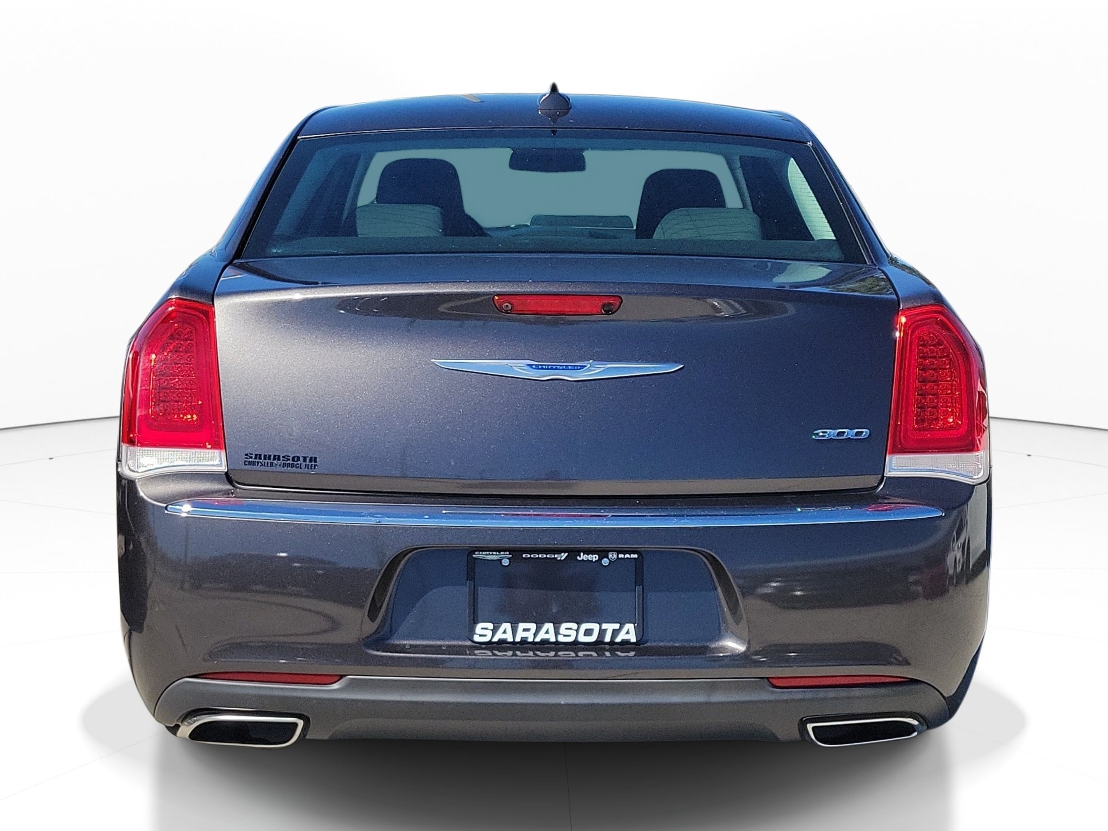 Used 2019 Chrysler 300 Touring RWD image 5