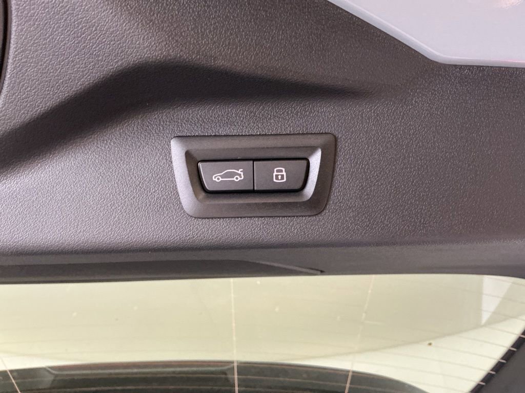 Used 2026 BMW X7 xDrive40i w/ M Sport Package image 33