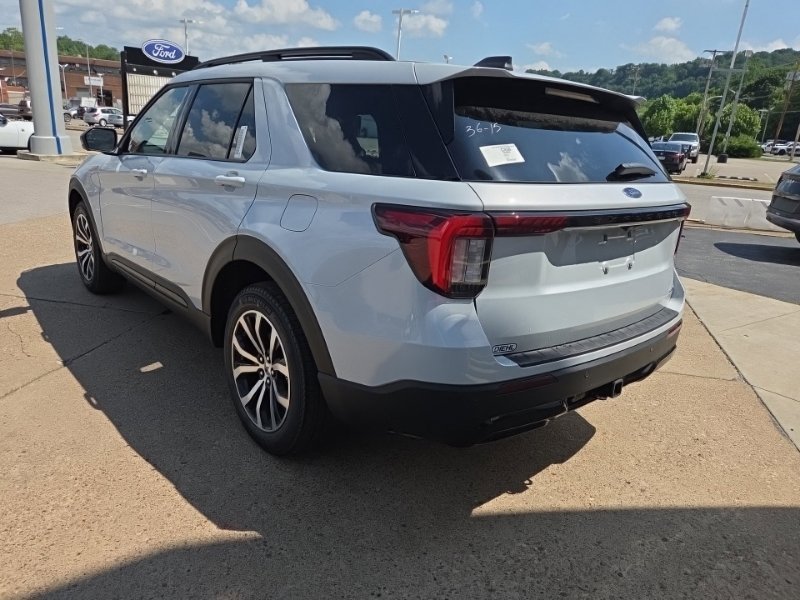 New 2026 Ford Explorer ST-Line AWD/4WD image 5