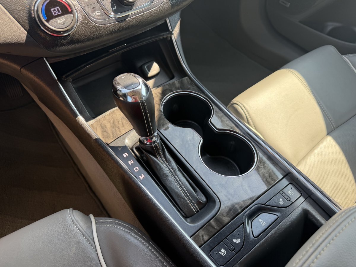 Used 2015 Chevrolet Impala LTZ FWD image 30
