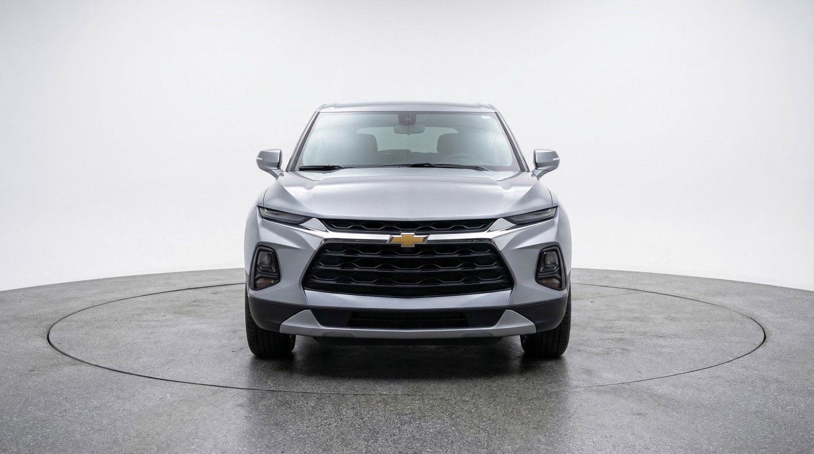 Used 2025 Chevrolet Blazer LT FWD image 2