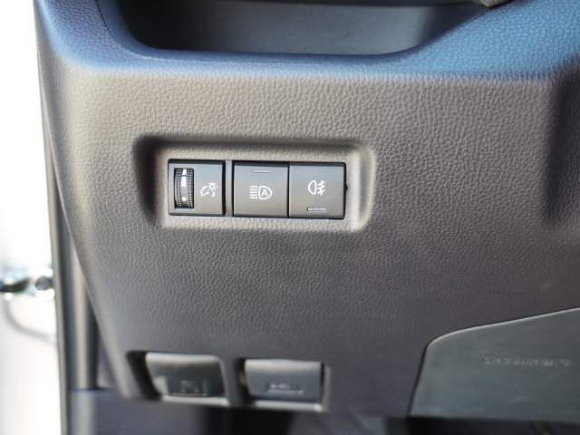 Used 2025 Toyota RAV4 LE AWD/4WD image 19