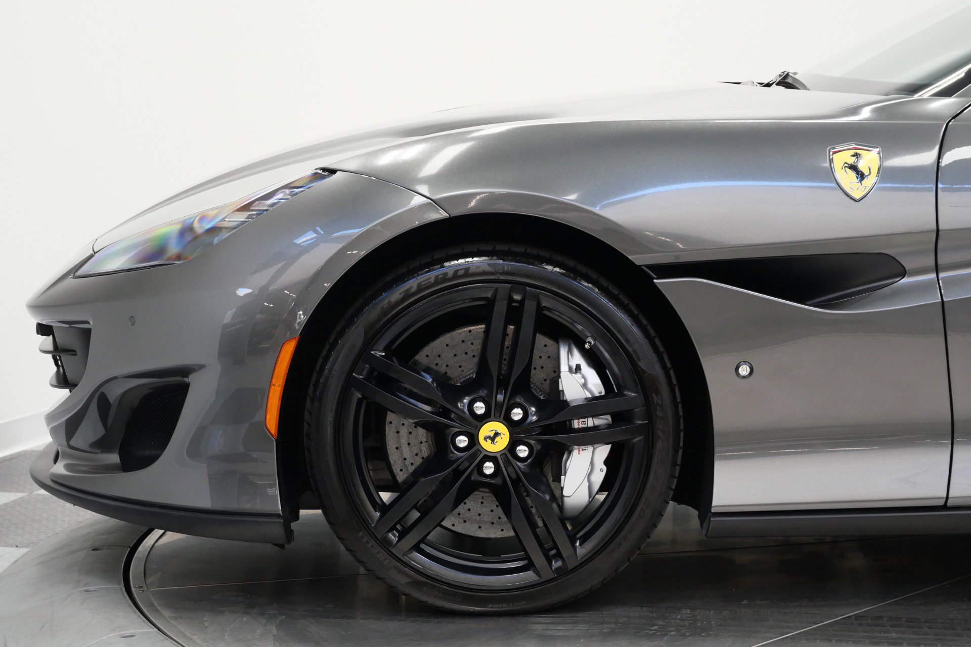 Used 2019 Ferrari Portofino RWD image 42