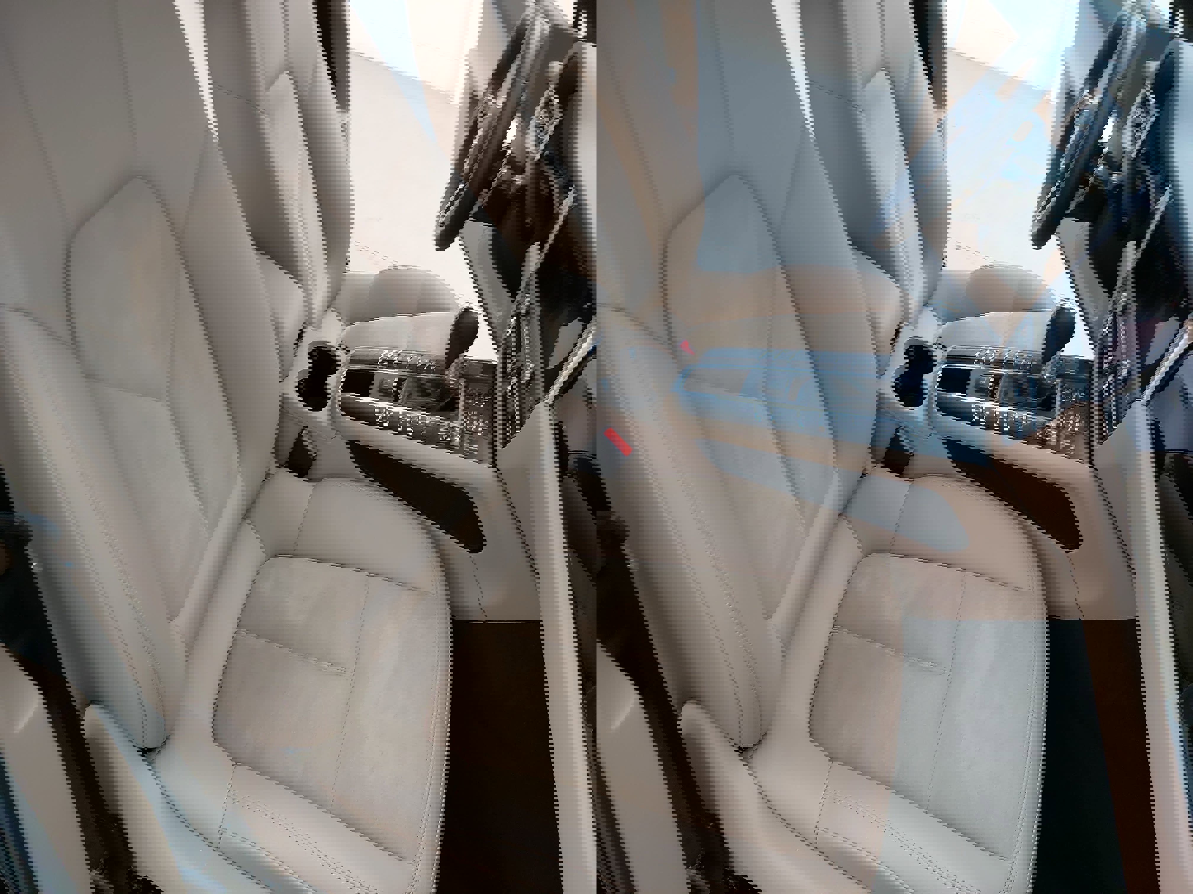 Certified 2021 Porsche Macan S image 12