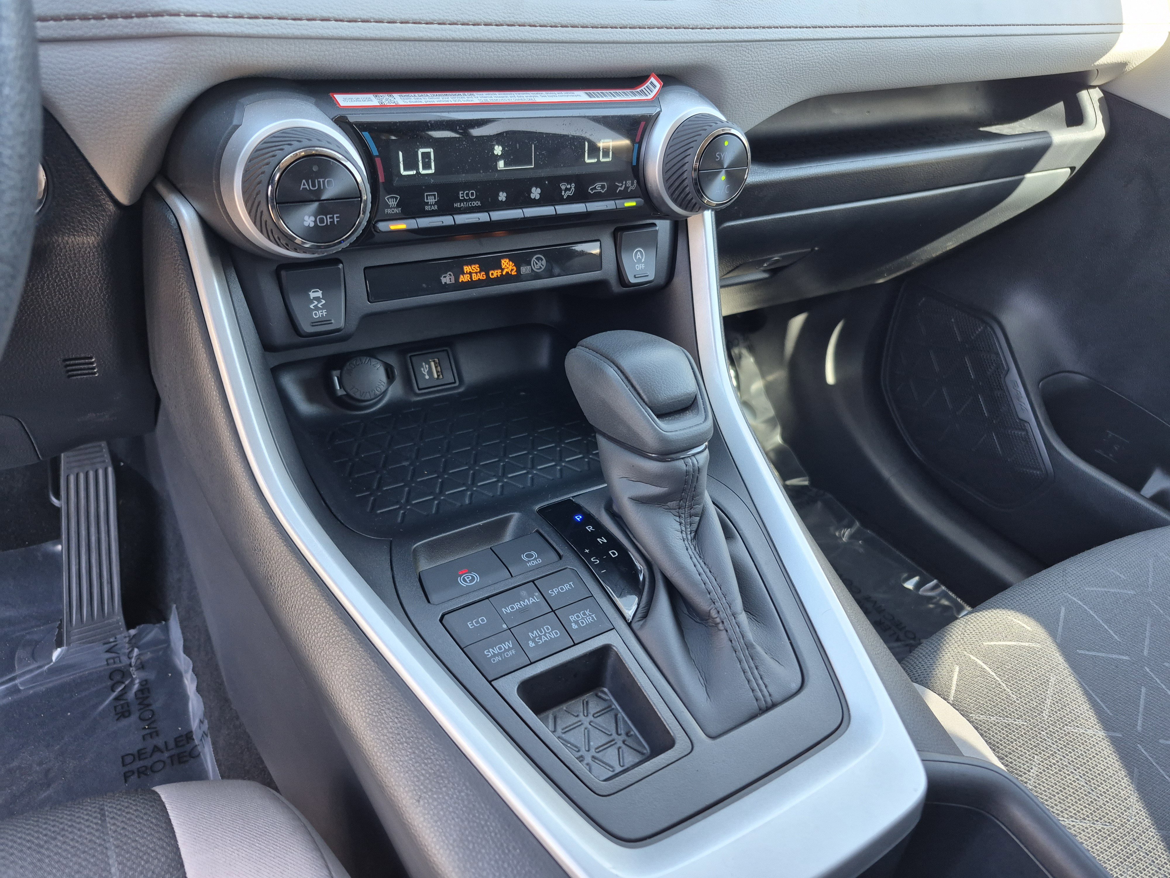 Certified 2025 Toyota RAV4 XLE AWD/4WD image 12