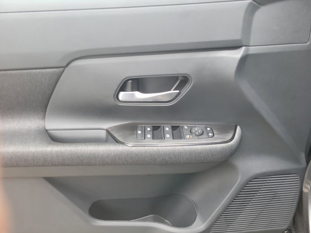 New 2026 Nissan Kicks SV image 18