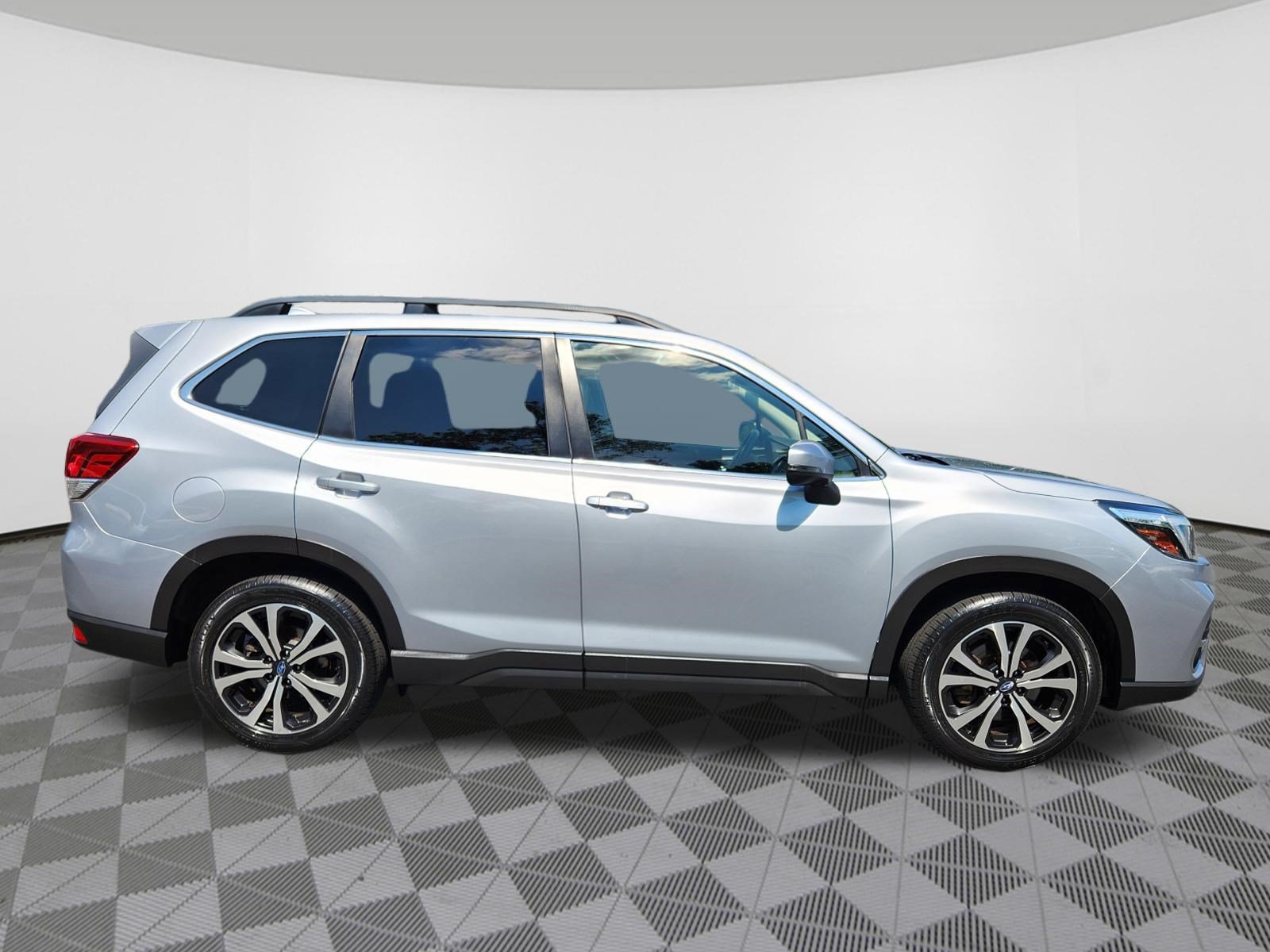 Used 2020 Subaru Forester Limited w/ Popular Package #3 AWD/4WD image 6