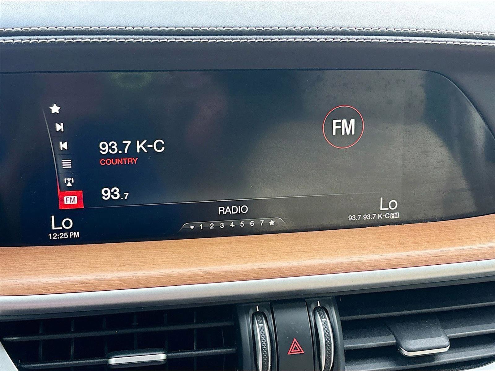 Used 2019 Alfa Romeo Stelvio Ti Lusso w/ Quick Order Package 22X Lusso image 15