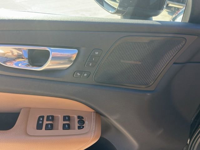 Used 2020 Volvo XC60 T5 Inscription image 14