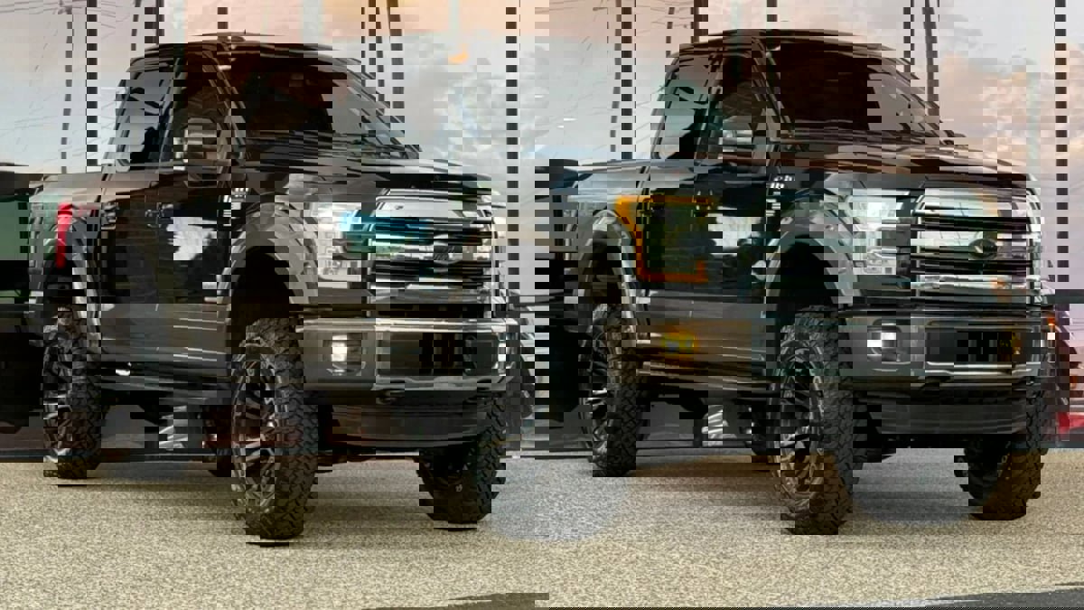 Used 2015 Ford F150 King Ranch w/ Equipment Group 601A Luxury AWD/4WD image 20