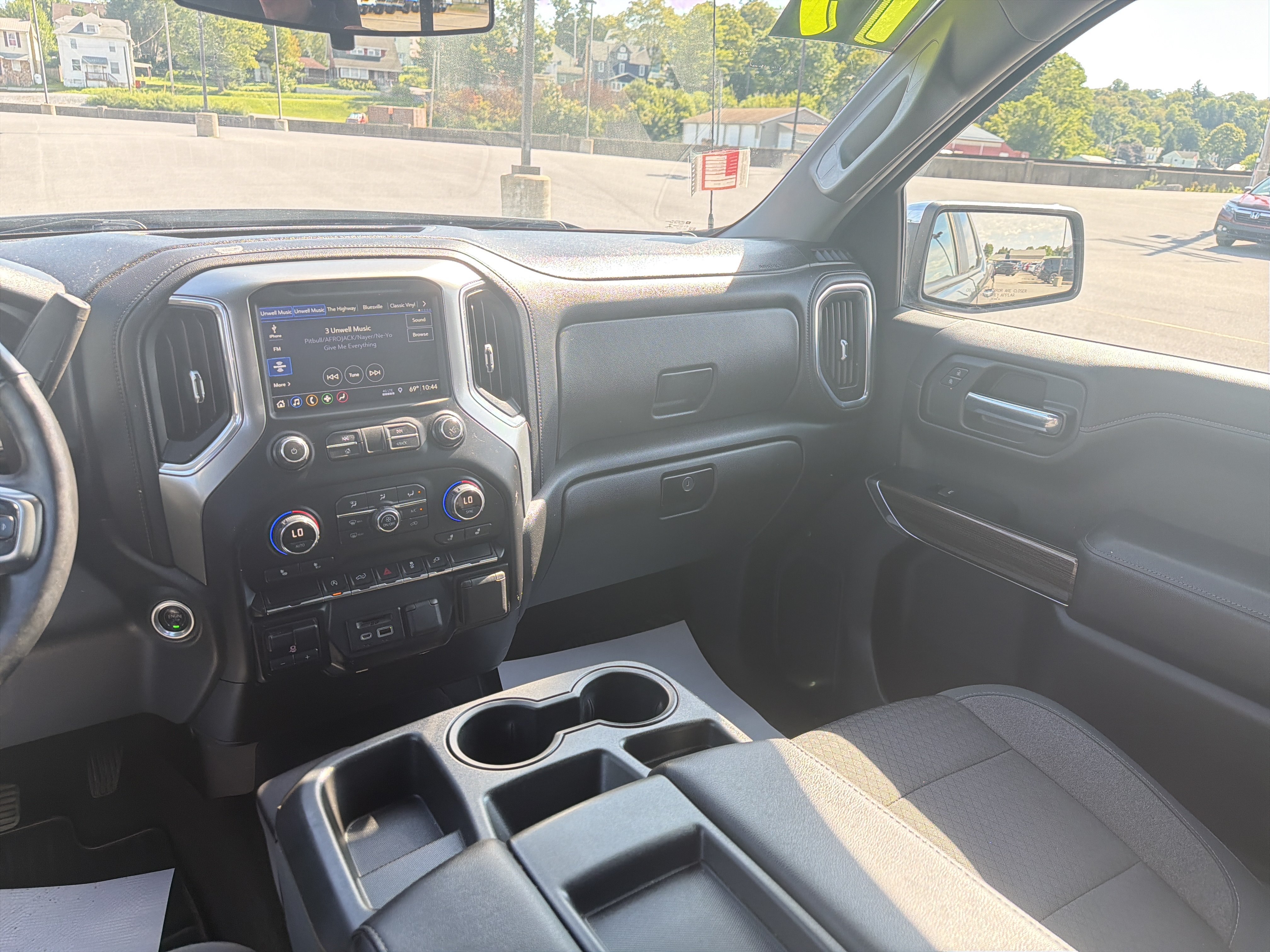 Used 2019 Chevrolet Silverado 1500 LT w/ All-Star Edition AWD/4WD image 7