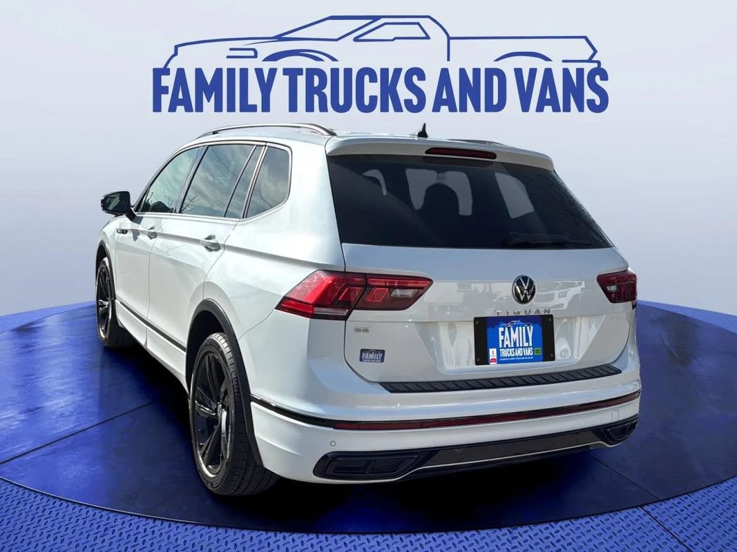Used 2023 Volkswagen Tiguan SE R-Line FWD image 3