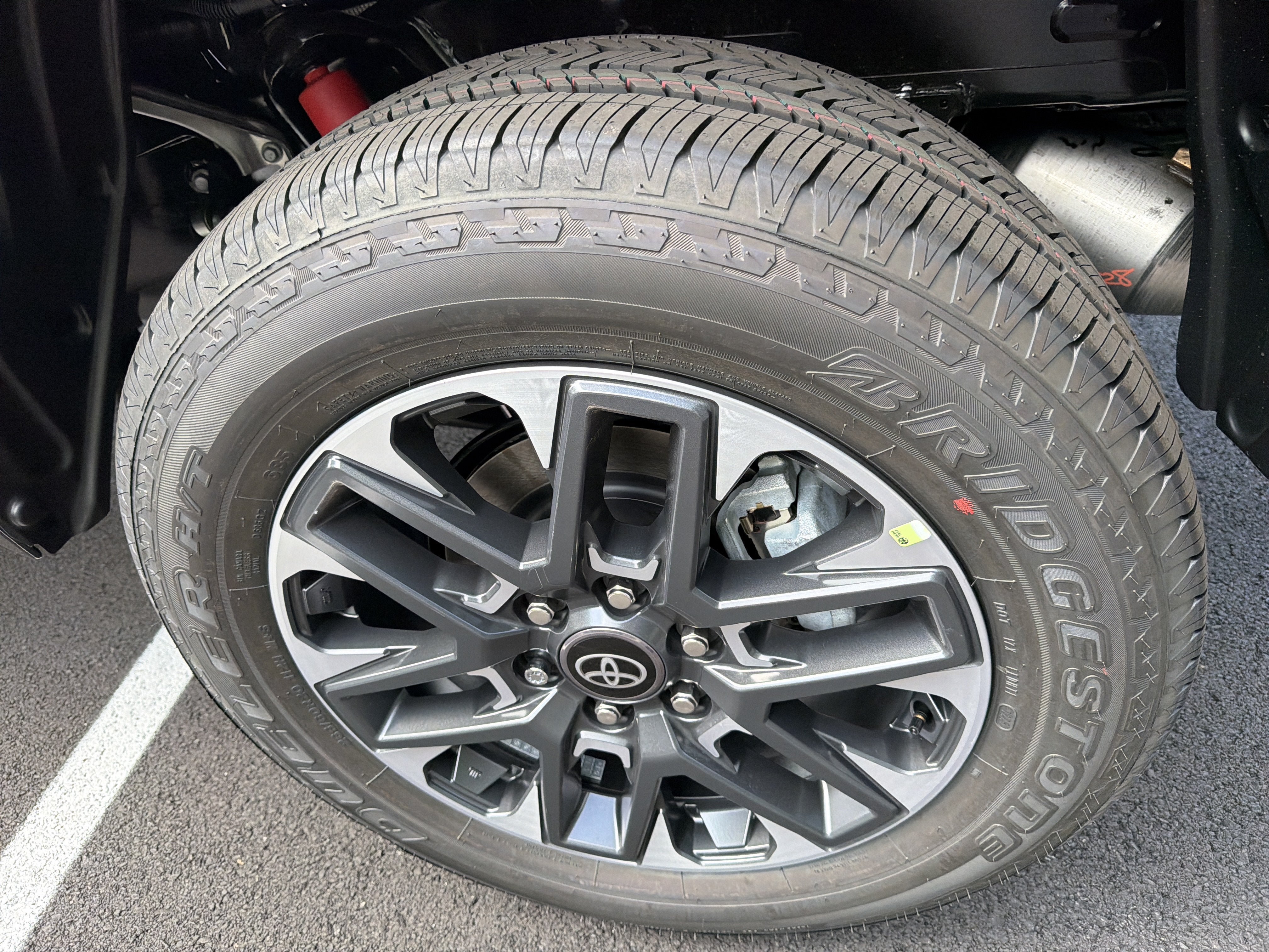 New 2026 Toyota Tundra Limited AWD/4WD image 9
