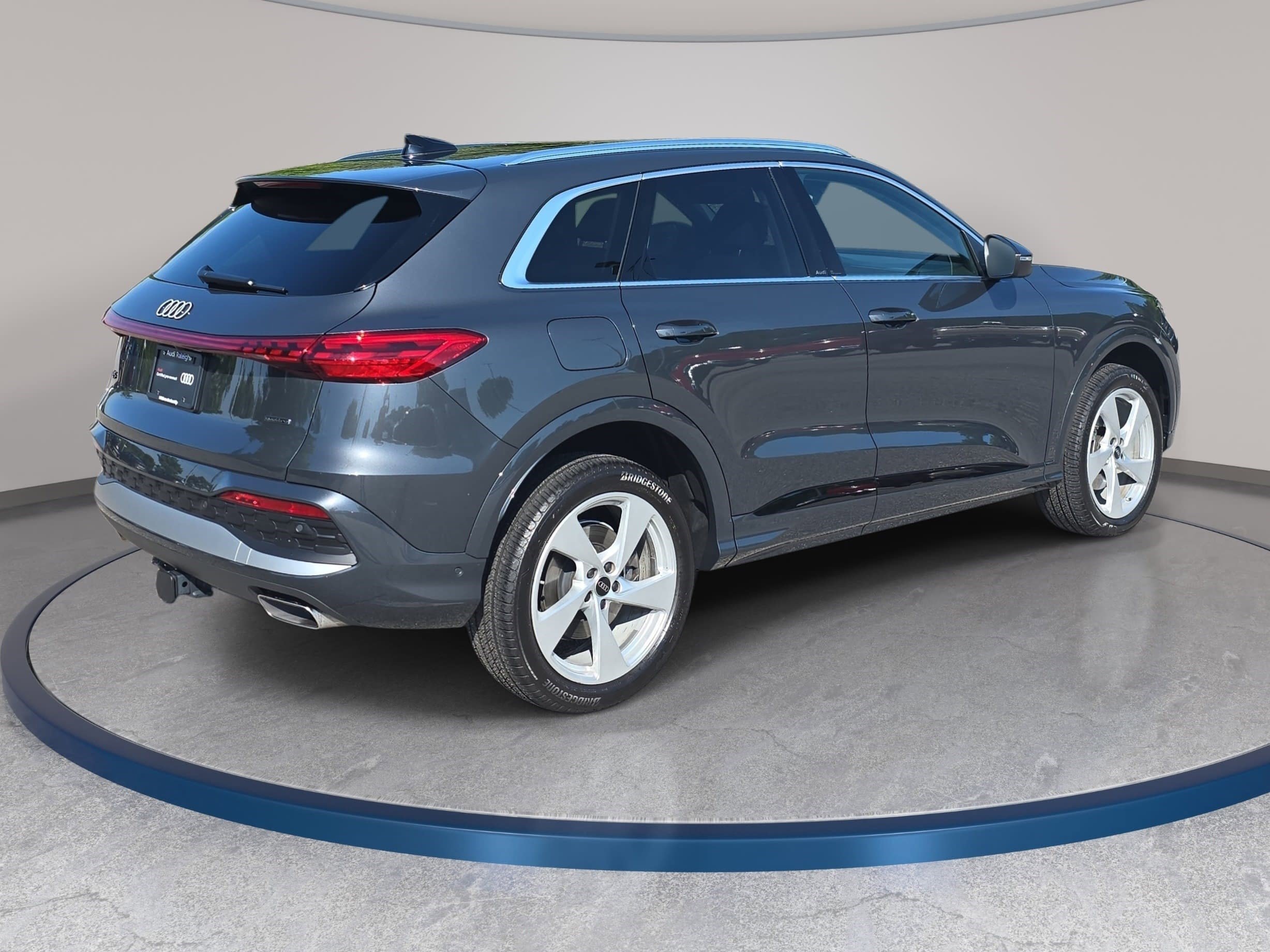 Certified 2025 Audi Q5 Premium Plus w/ Premium Plus AWD/4WD image 7