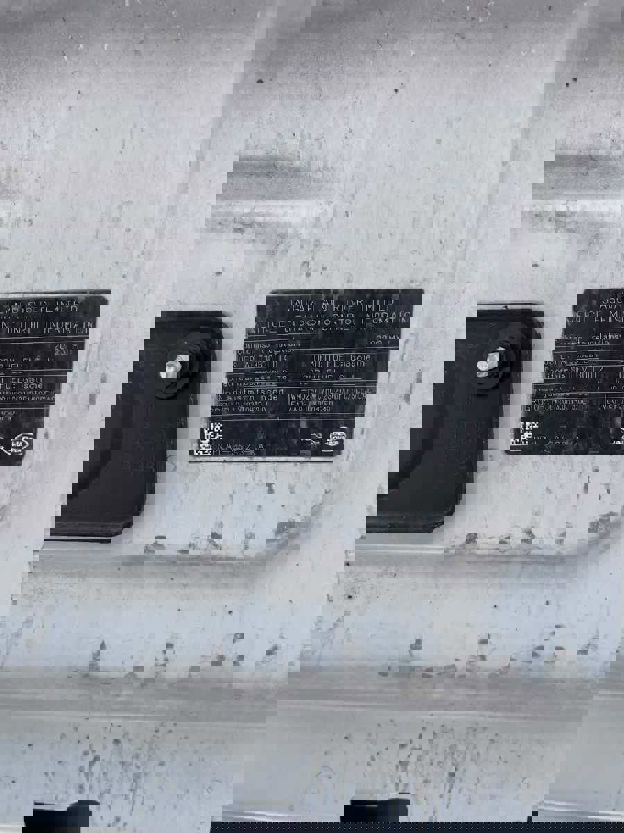 Used 2023 Land Rover Defender 130 SE image 11