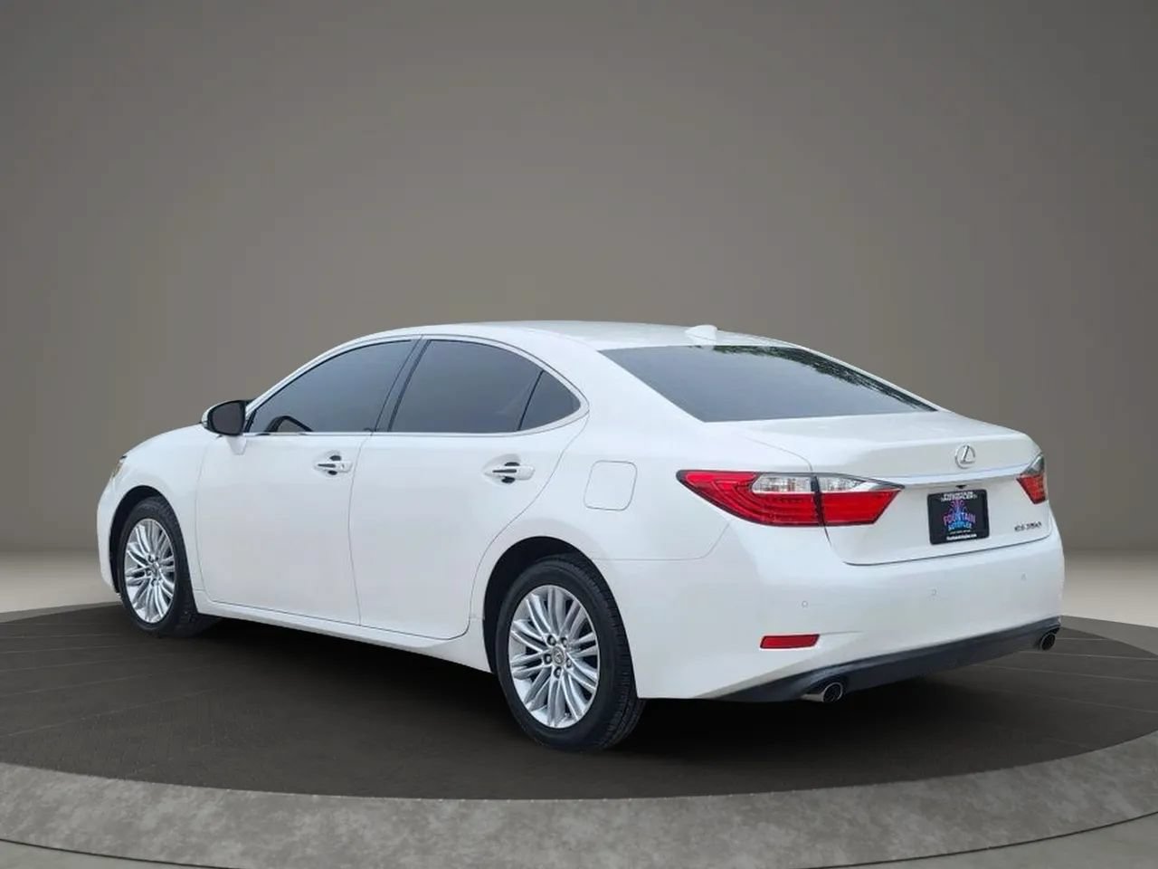 Used 2015 Lexus ES 350 w/ Luxury Package FWD image 4