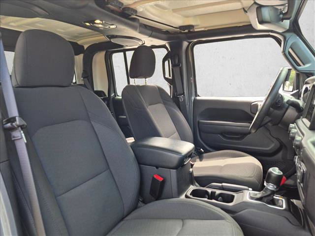 Used 2023 Jeep Gladiator Sport AWD/4WD image 18