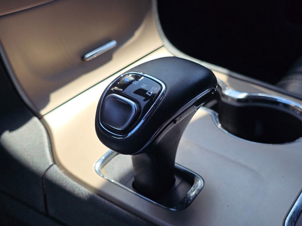 Used 2014 Jeep Grand Cherokee Overland w/ Advanced Technology Group AWD/4WD image 78