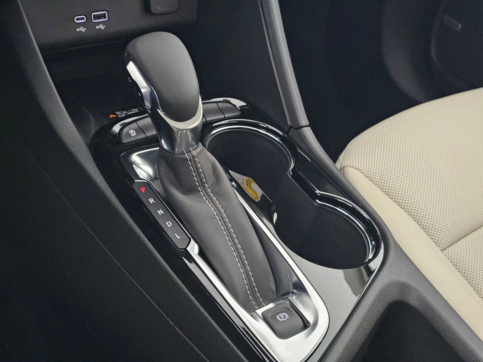New 2025 Buick Encore GX Avenir w/ Avenir Technology Package FWD image 29