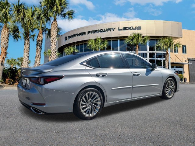 Certified 2022 Lexus ES 350 Ultra Luxury w/ Accessory Package 2 FWD image 5