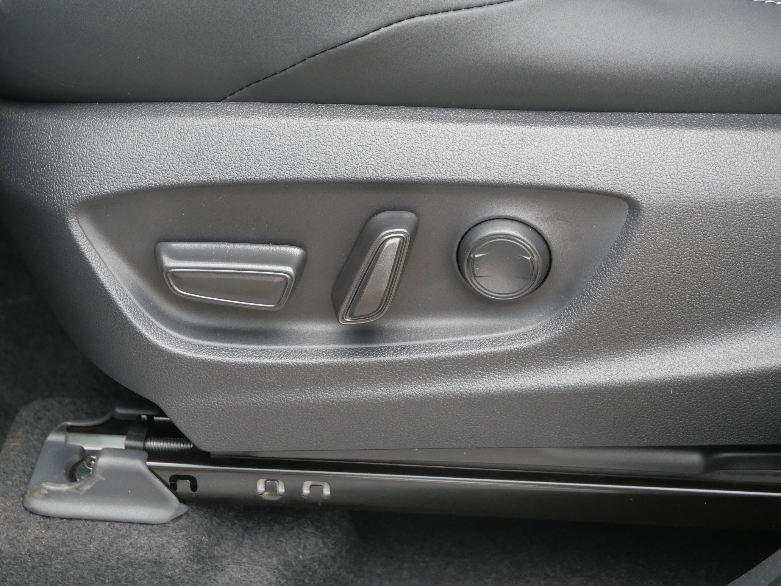 New 2026 Toyota bZ FWD image 7