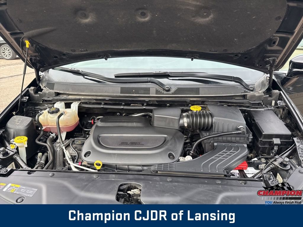 Used 2024 Chrysler Pacifica Touring-L image 9