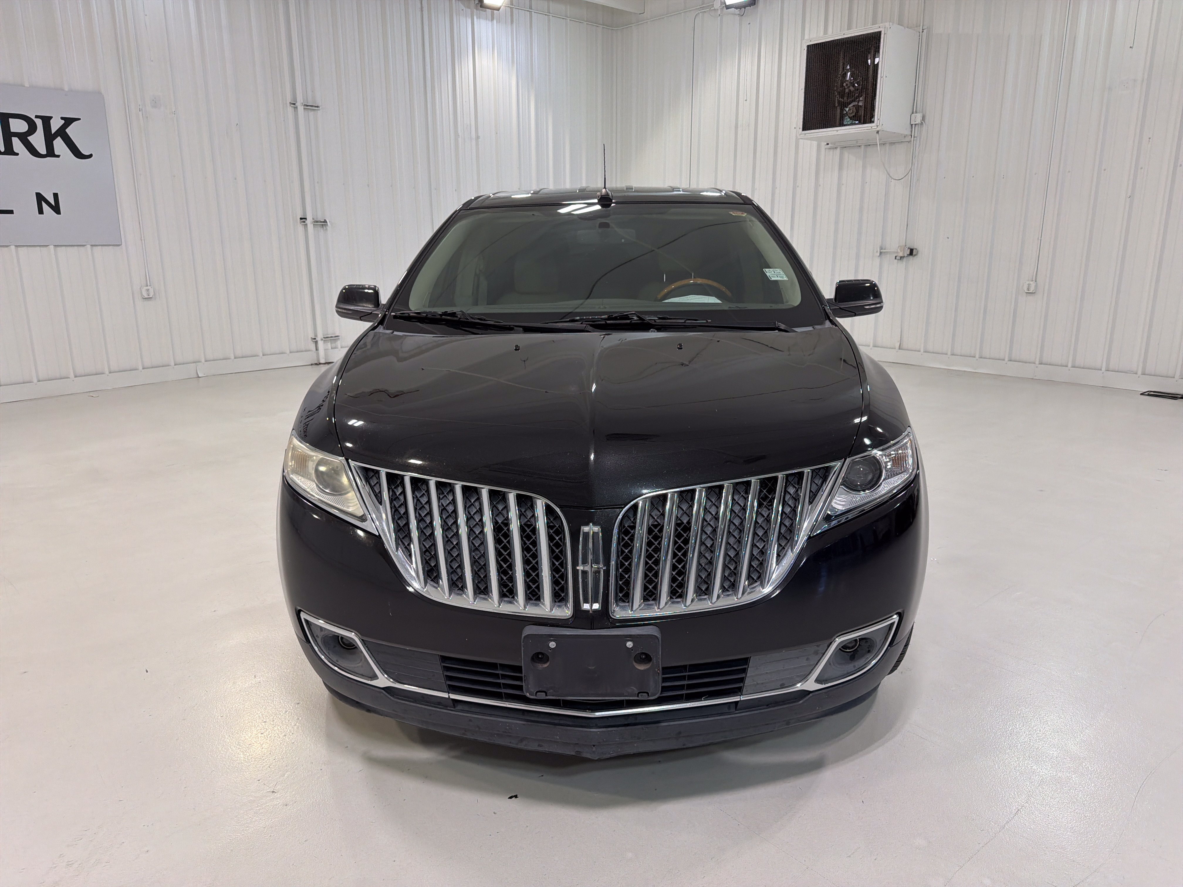 Used 2015 Lincoln MKX FWD w/ Equipment Group 101A image 8