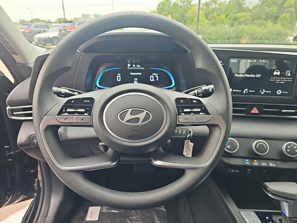 New 2026 Hyundai Elantra SE FWD image 16