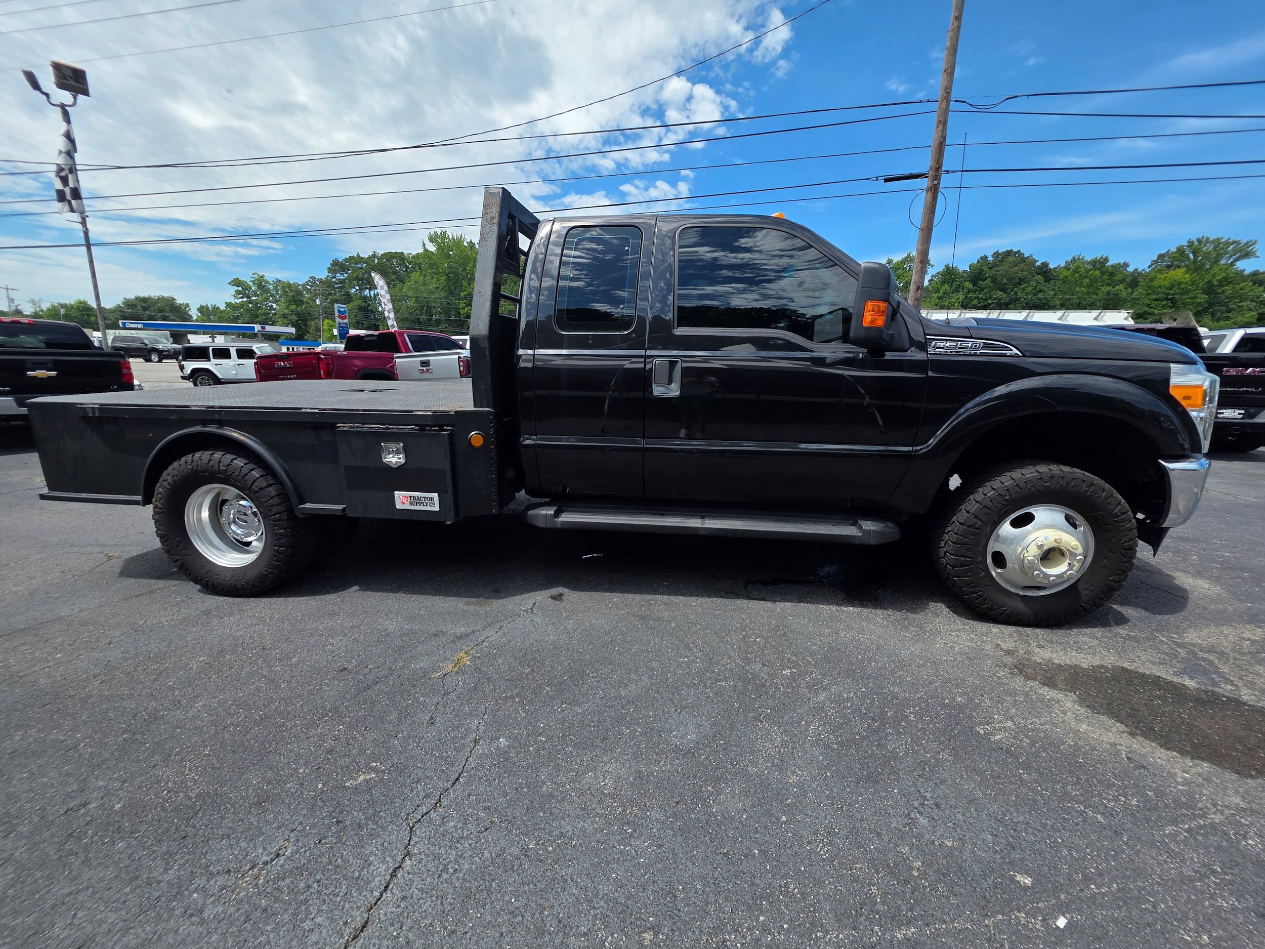 Used 2015 Ford F350 XLT w/ XLT Interior Package AWD/4WD image 4