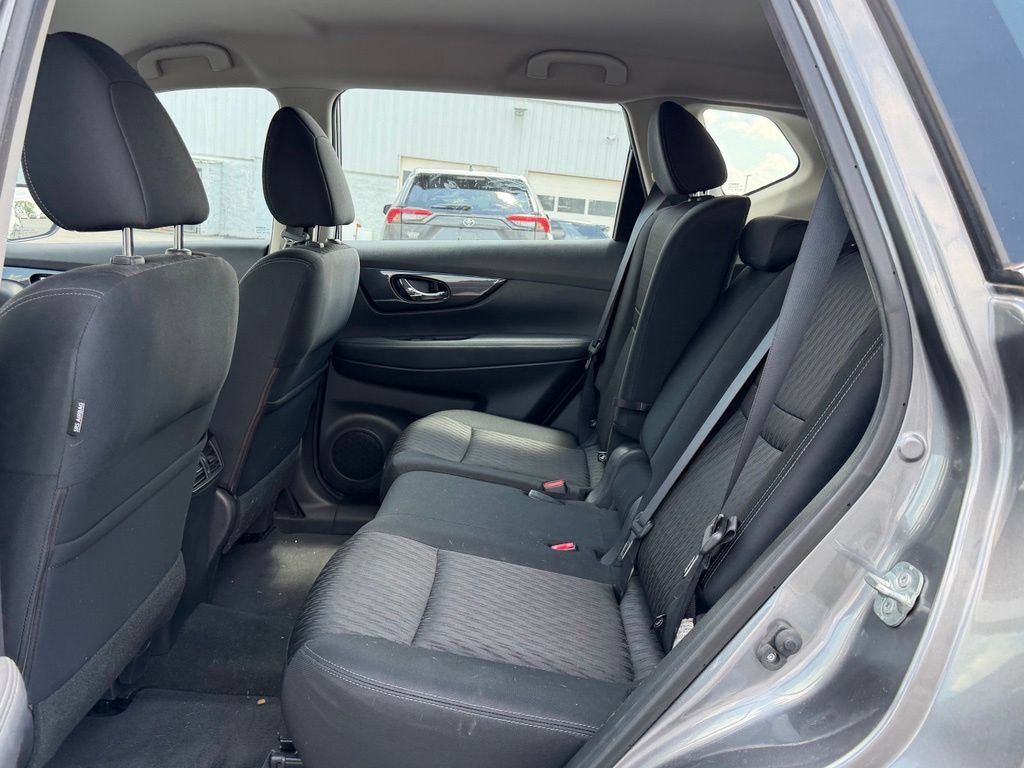 Used 2018 Nissan Rogue S FWD image 17