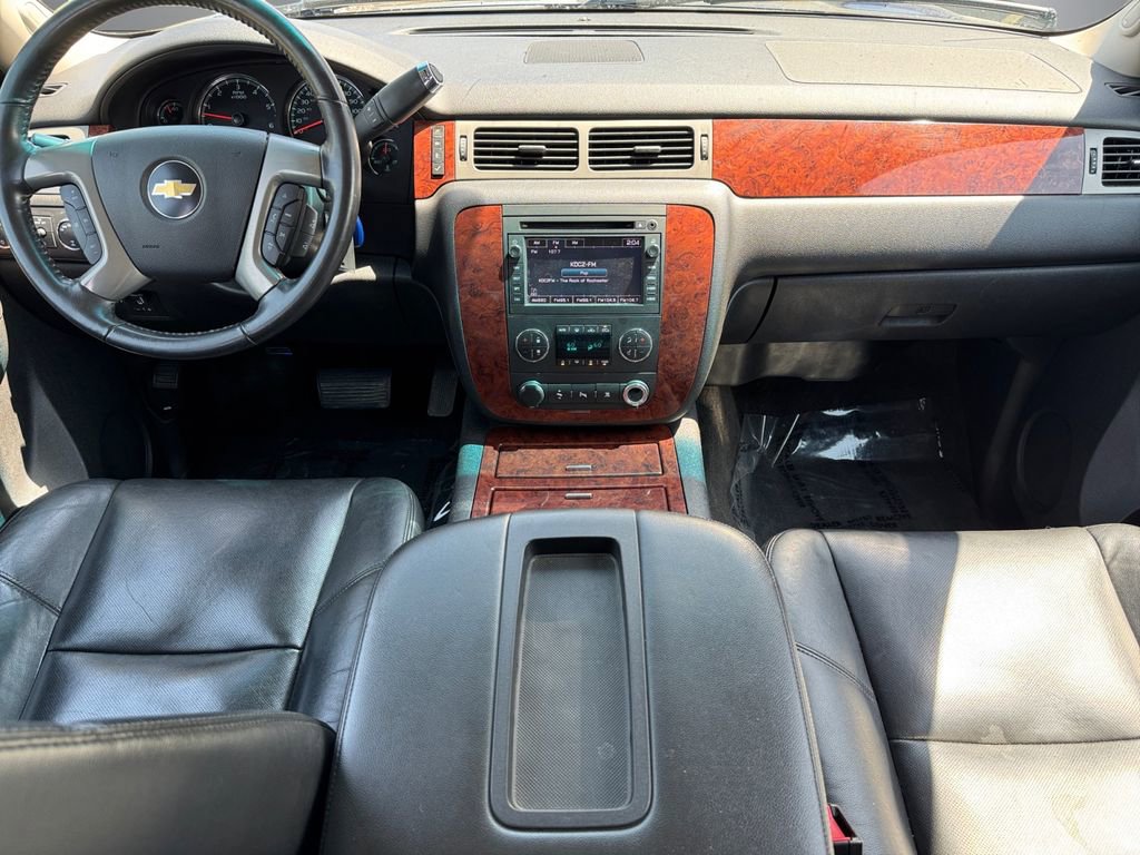 Used 2011 Chevrolet Avalanche LTZ AWD/4WD image 12