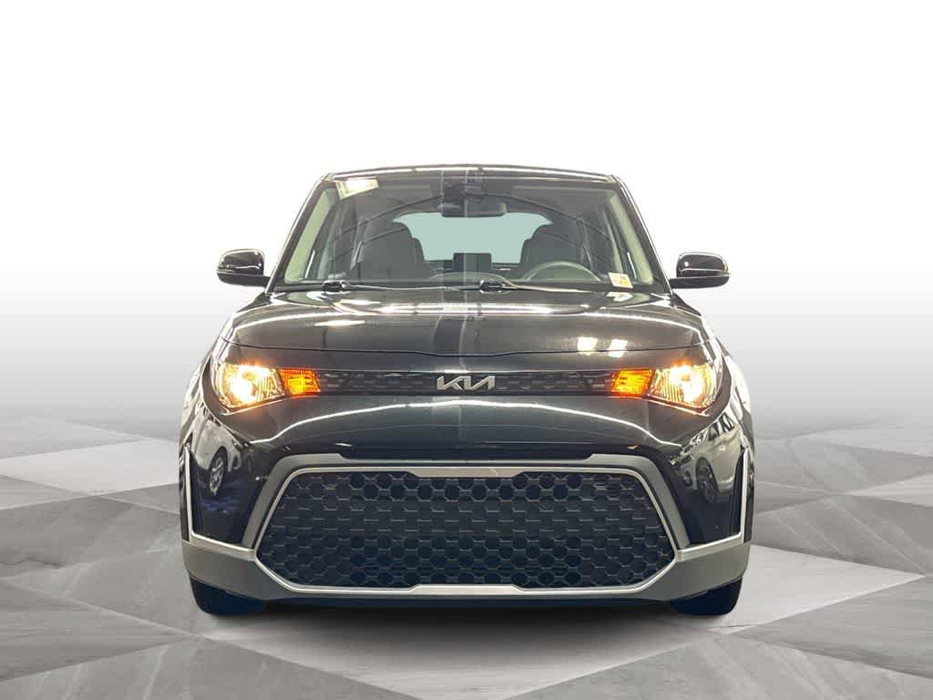Used 2025 Kia Soul LX w/ LX Technology Package FWD image 3