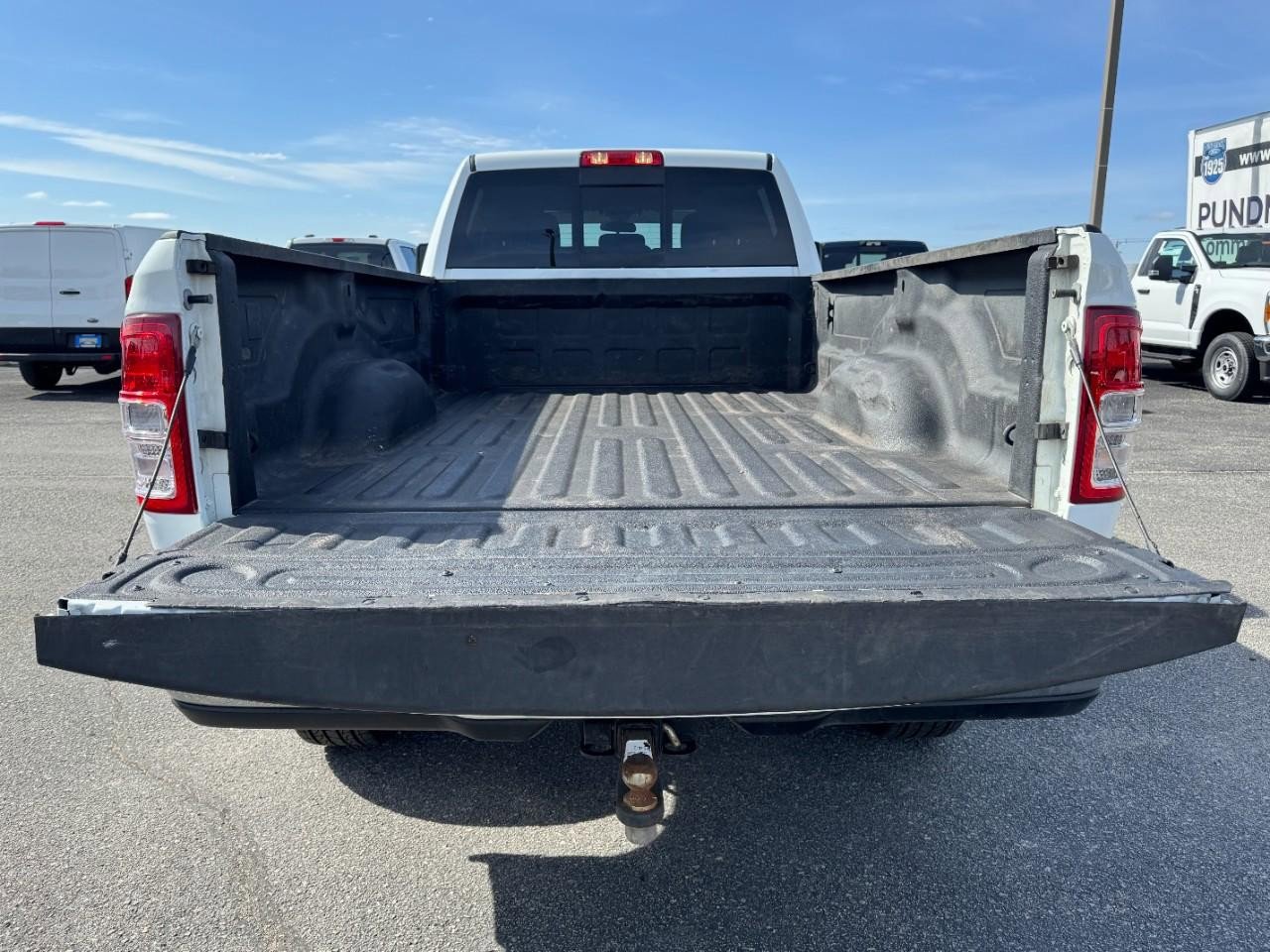 Used 2024 RAM 2500 Tradesman w/ Chrome Appearance Group AWD/4WD image 6